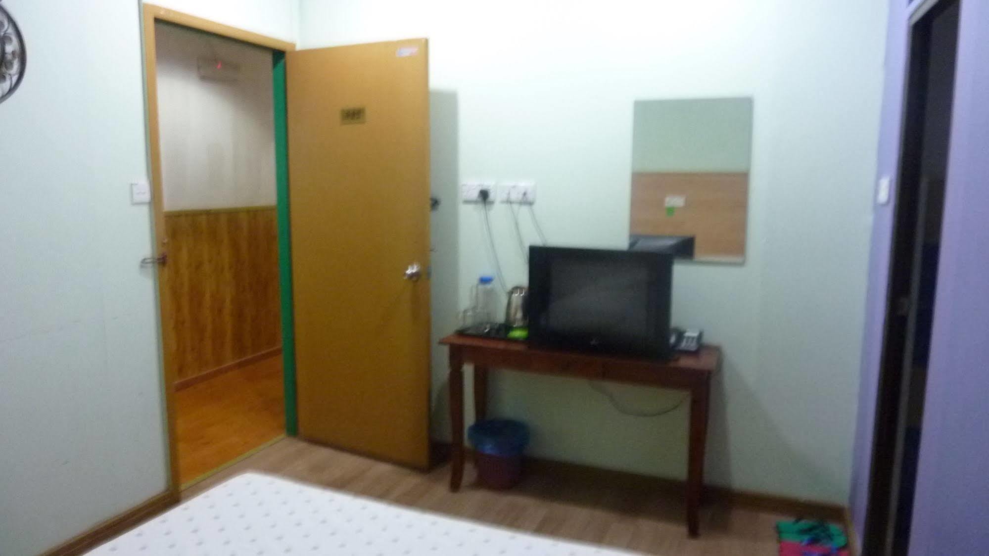 7 Hung Hung Inn Kota Kinabalu Zewnętrze zdjęcie
