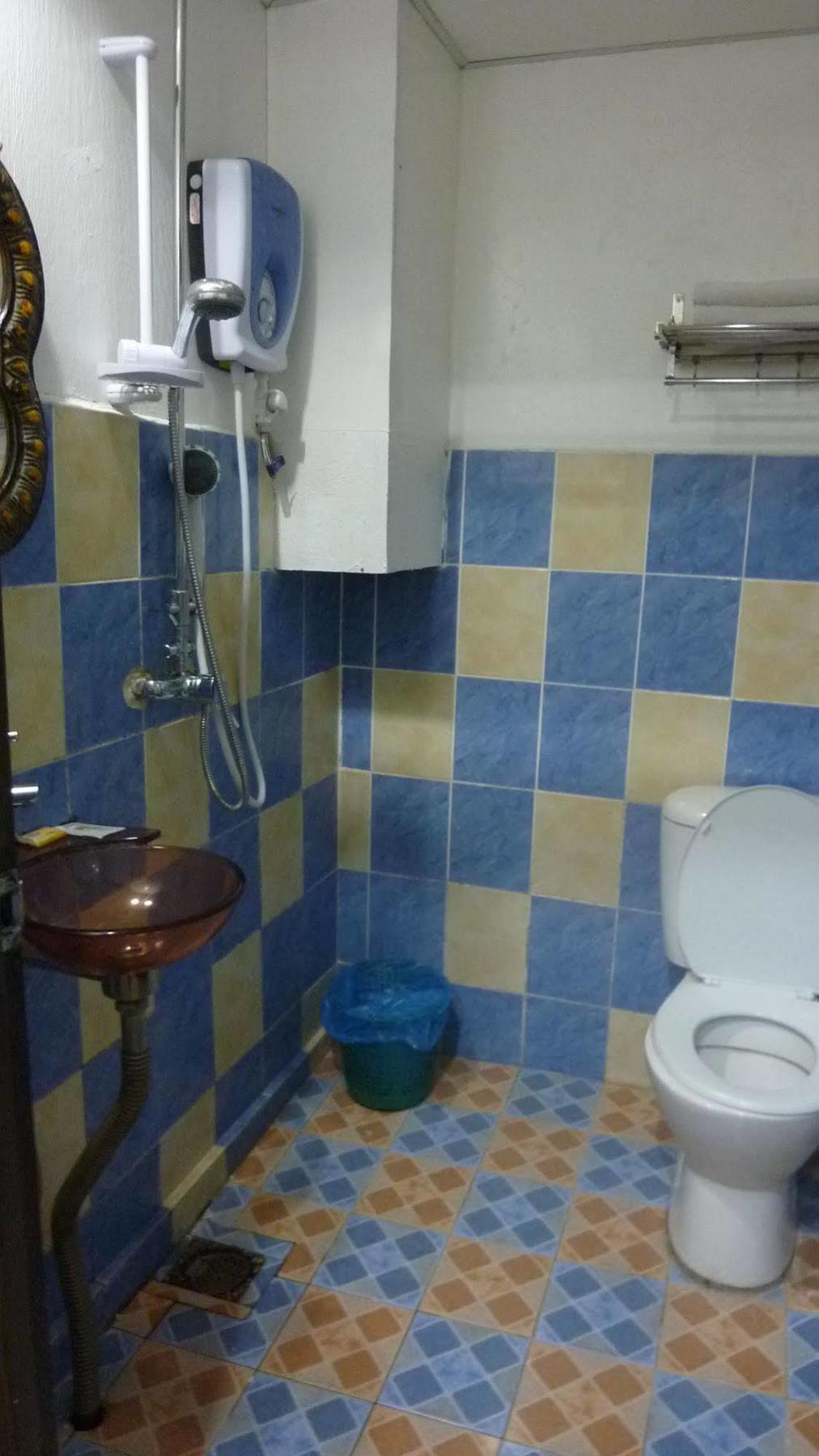 7 Hung Hung Inn Kota Kinabalu Zewnętrze zdjęcie