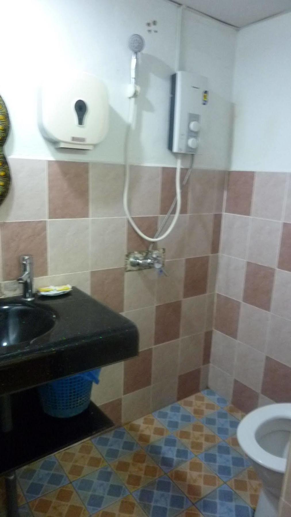 7 Hung Hung Inn Kota Kinabalu Zewnętrze zdjęcie